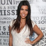 Nine Months Pregnant Kourtney Kardashian Poses Nude Celeb Zen