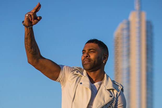 Ginuwine_performing_in_Austin,_dTexas_2014